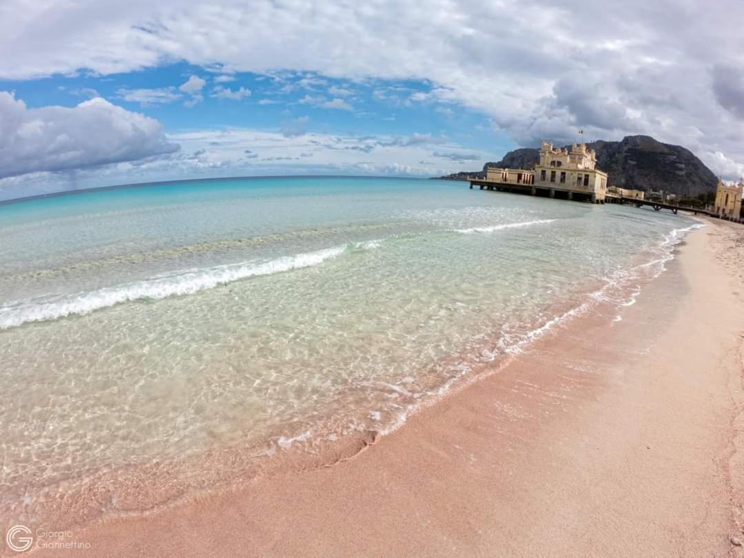 Home Sweet Home Sea Мондело Екстериор снимка